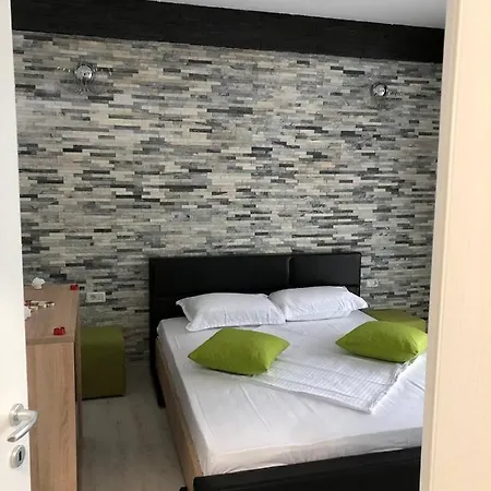 Regim Hotelier Astoria 2 *